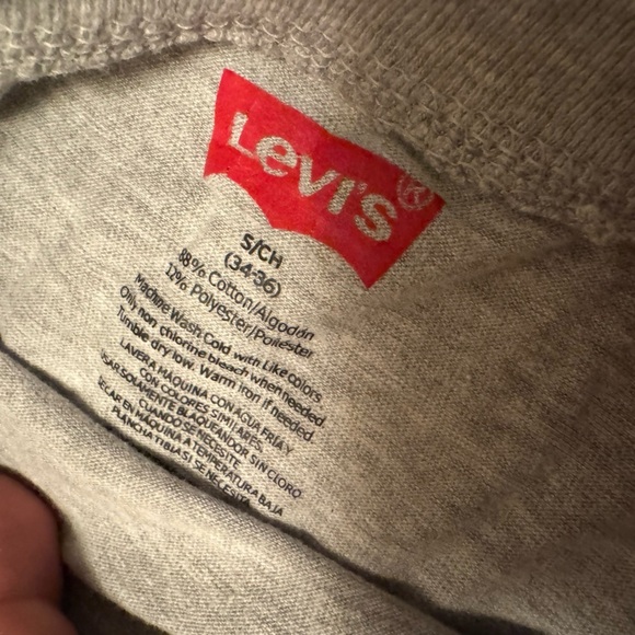 Levi’s T Shirt - Picture 4 of 4